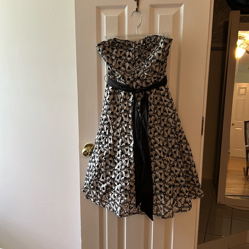 Moulinette Soeurs Floral Strapless Cocktail Dress
